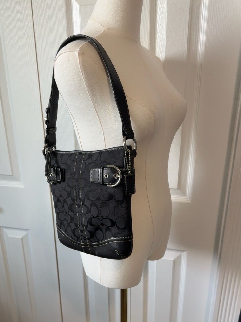 Coach Signature Jacquard Black Hobo Shoulder Bag Leather Trim Buckle Purse - Picture 2 of 11